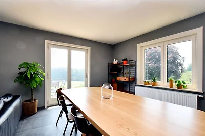 Modernes Ferienhaus in Flobecq mit Garten