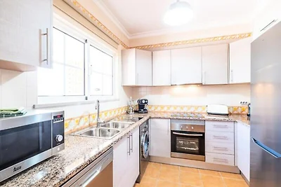 Villa in Galé mit Pool nahe Stränden