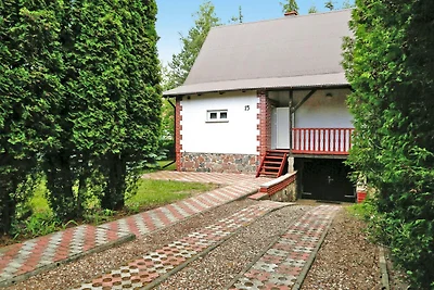 Grande casa per le vacanze con un grande giar...