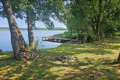 Ferienhaus am Wierzchowo-See mit Privatstrand