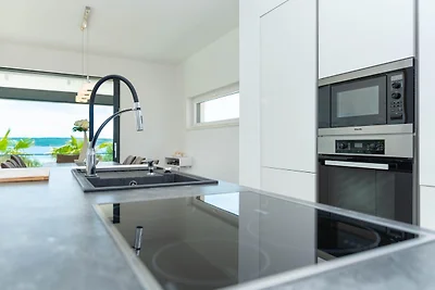 Villa met infinity pool in Maslenica