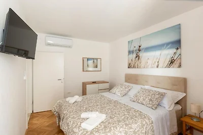 Charming Apartment Sant Elia - Two Bedroom...