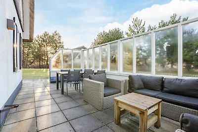 Reetgedeckte Villa in Strandnähe