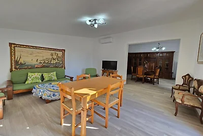 Freistehende Villa mit Garten und Klimaanlage