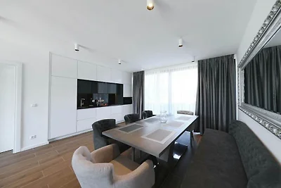Villa in Kraj, Tkon mit Schwimmbecken