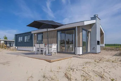 Chalet in Rockanje mit Garten
