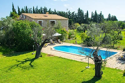 Haus in Buger mit privatem Pool und Garten