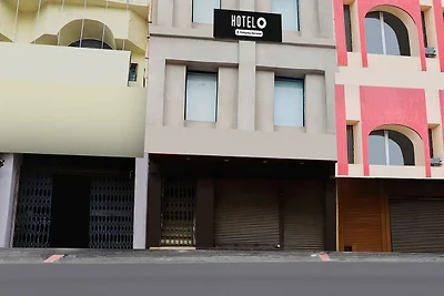 Super Hotel O Vivekanand Marg