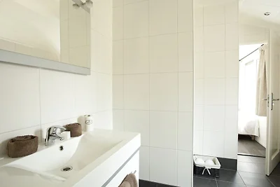 Modern chalet with dishwasher, near nature...