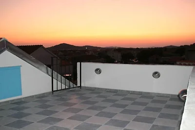 Ferienhaus in Betina mit Schwimmbecken