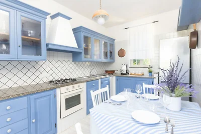 Moderne en ruime villa in Sorrento