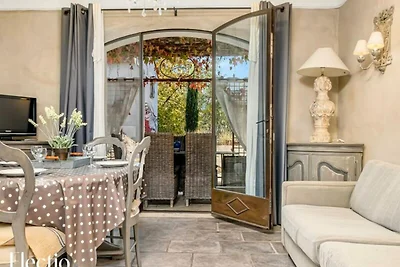 Wohnung in Oppéde mit beheiztem Pool