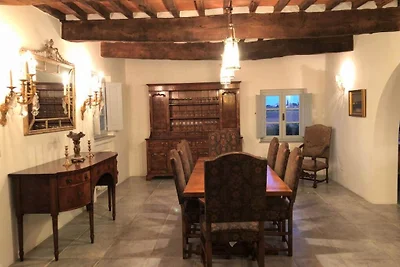Invitante villa con giardino privato...