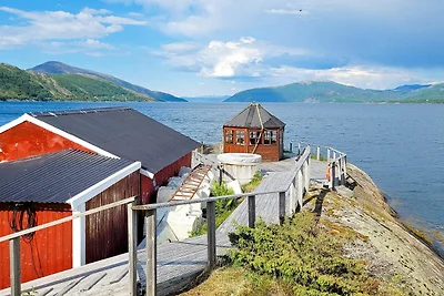 6 Personen Ferienhaus in Sandhornøy