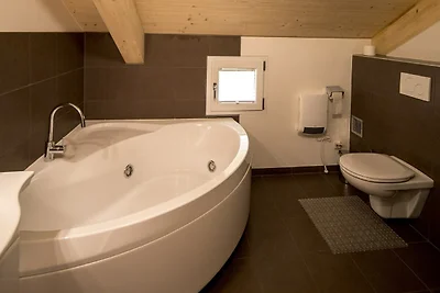 Chalet mit Whirlpool