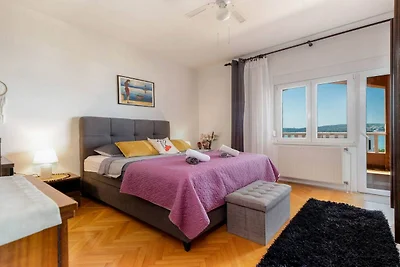 Three Bedroom Apartment with Terrace and Sea...