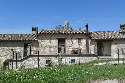 Ländliches Ferienhaus in Castello di Bascio m...