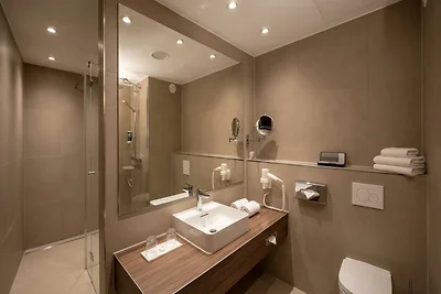 H+ Hotel Hannover by Sunday Hotels...