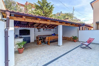 Apartment in Senj Lika-Karlovac mit Terrasse