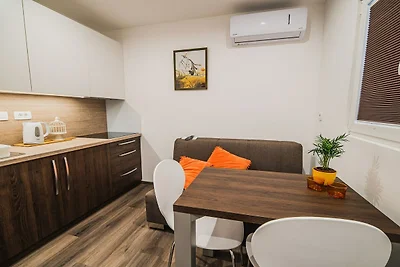 Enchanting Rural Apartment with Terrace - Stu...