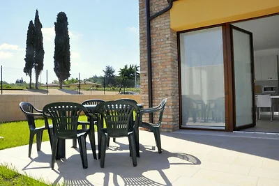 Moderna casa vacanze a Lazise con piscina...