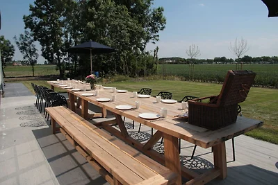 Accogliente Villa a Zuidzande con Giardino...