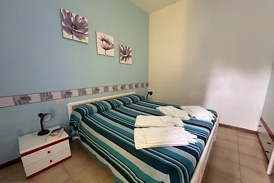 4-Person Coastal Apartment near Tuscany