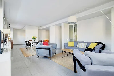 Außergewöhnliche 3-Zimmer-Wohnung mit 6 Bäder...