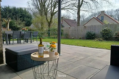 Villa für 6 Personen mit umzäuntem Garten