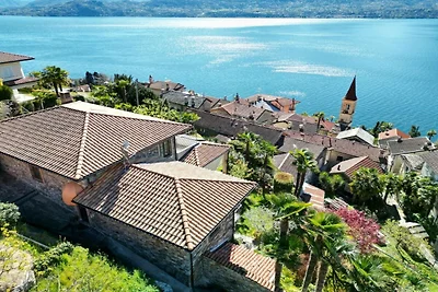 Villa am See mit Panoramablick