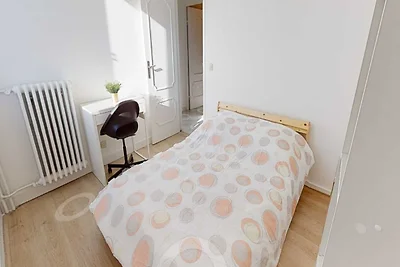 Stanza privata in appartamento condiviso – Li...