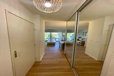 Apartment mit Zugang zu Garten und Pool