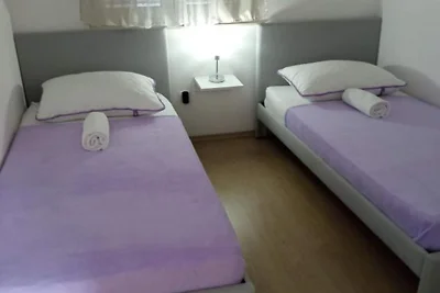 Villa Ava - Five Bedroom Villa with Swimming...