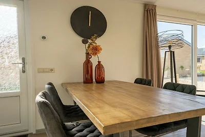 Ferienhaus in Mol mit Terrasse und Wifi