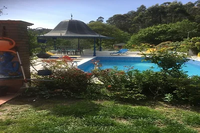 Casa vacanze con piscina vicino a Viana do...