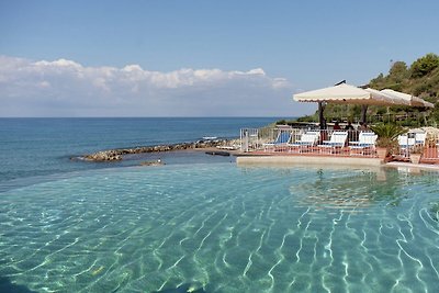 Bungalow in caprioli di pisciotta con piscina