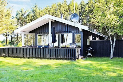 Modernes Ferienhaus in Saltum mit Terrasse
