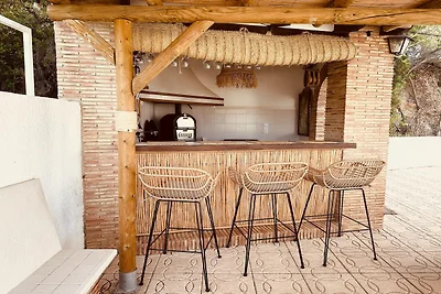 Villa con giardino e piscina privata ad...
