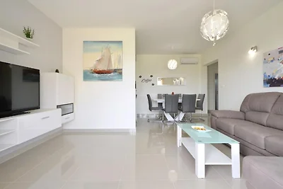 Apartment Sunshine Trogir - Three Bedroom Apa...