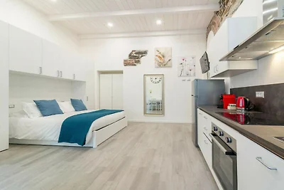 Modern Apartment in Via Carloni