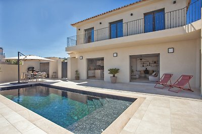 Splendida villa con piscina e vista mare