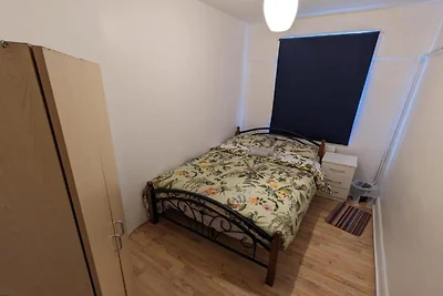 Rahal Hackney |  Double Room Shared washroom