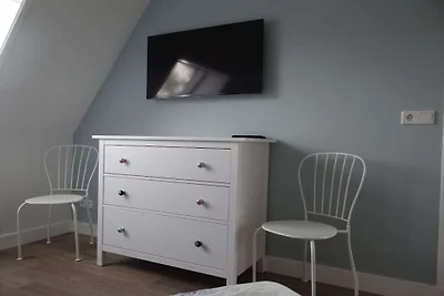 Appartement in Oostkapelle met zwembad