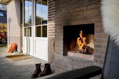 Villa con camino all'aperto vicino al Veluwe