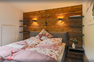 Chalet mit 2 Wohnungen in Gasteig in Tirol