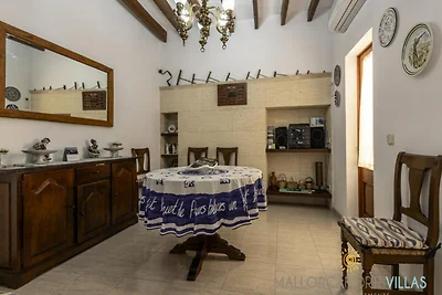 Haus in Pollenà mit Terrasse und Grill