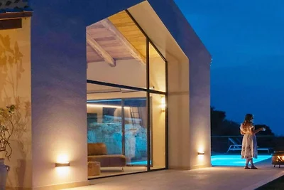 Villa mit privatem Pool und Meerblick