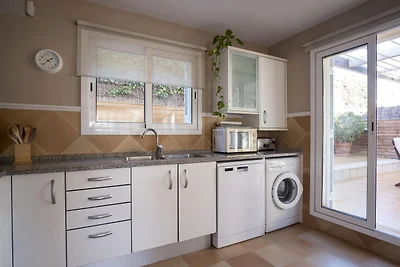 Elegante villa a Calafell con piscina
