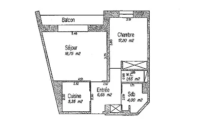 Komplett renovierte Wohnung am Fuße der...