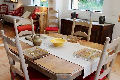 Ferienhaus in Villars mit Schwimmbecken